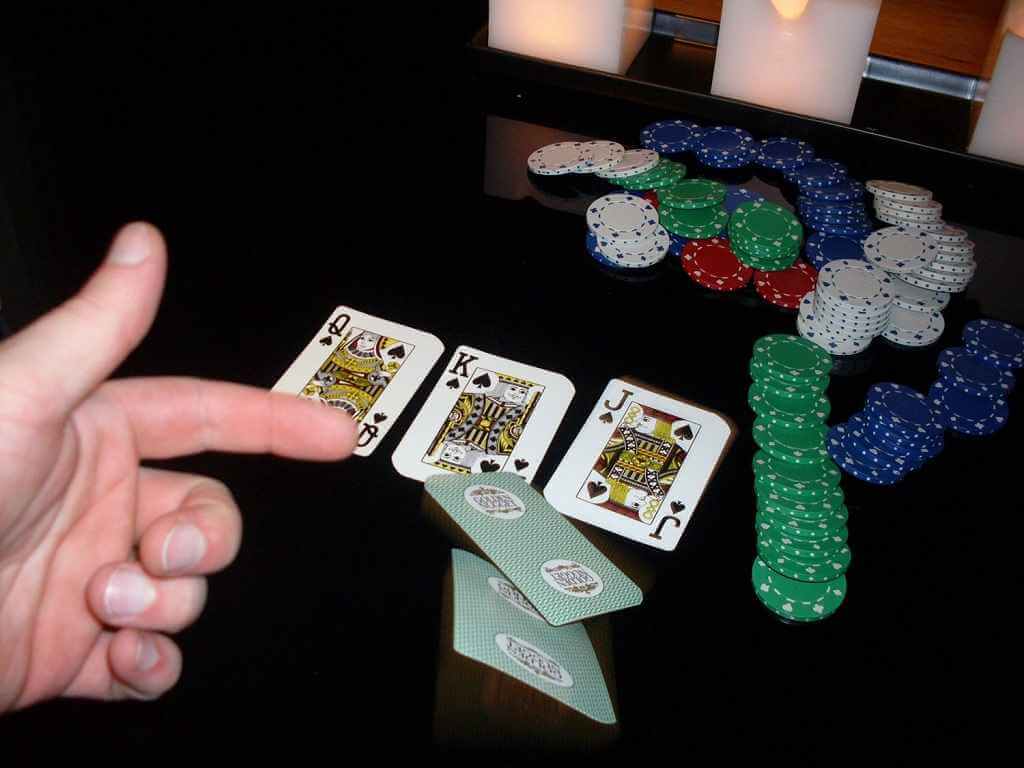 ¿Qué significa fold en póker?