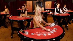 ¿Platinum Play Argentina tiene casino en vivo online?