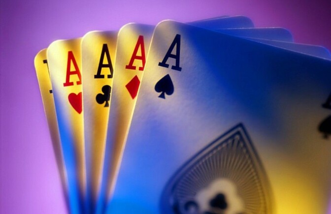 ¿Qué mano le gana al póker de ases?