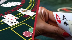 ¿Qué es más fácil póker o blackjack?